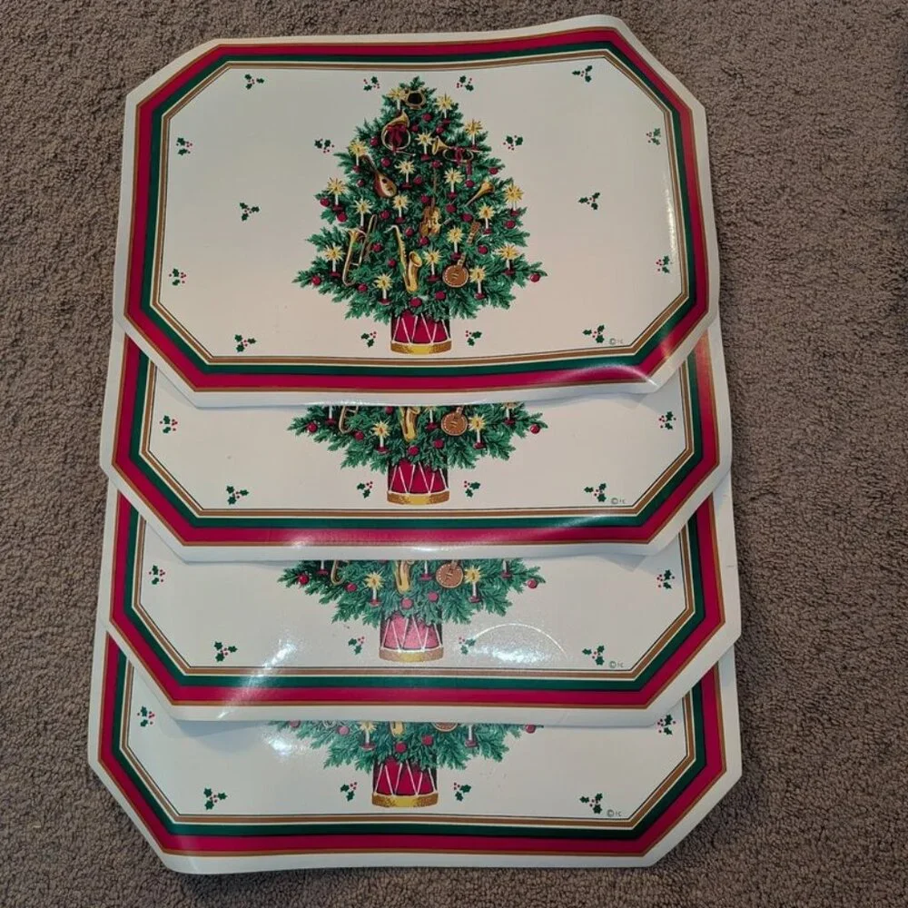 Vintage Set of 4 Town & Country Linen Vinyl Padded Christmas Tree Retro Placemat